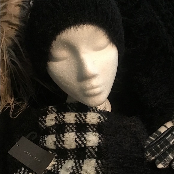 Medium large soft slippers new never worn - Picture 6 of 16